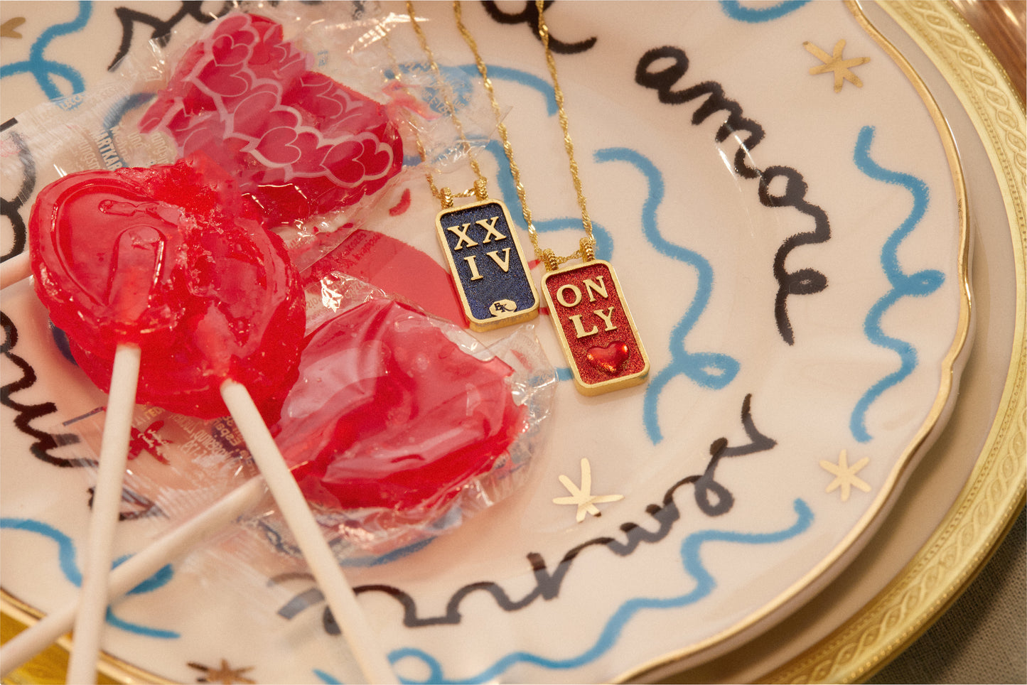 AMOUR TOUJOURS BLUE NECKLACE