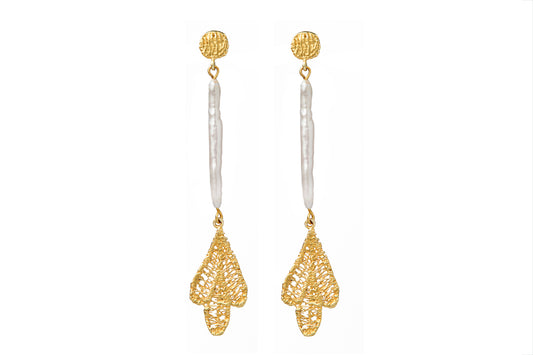 MAE GOLD - PEARL EARRINGS